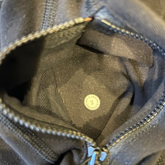LIKE NEW! Lululemon Black Define Jacket Size 2 - Picture 7 of 9